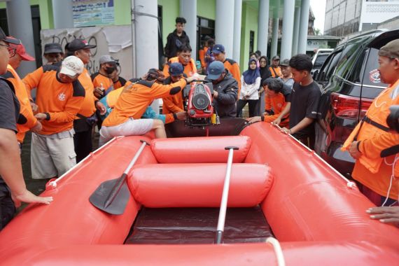 Kemensos Respons Cepat Banjir di Jateng, Dirikan Dapur Umum dan Kirim Bantuan Logistik - JPNN.COM