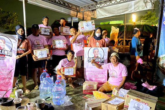 Srikandi Ganjar Bangun Posko dan Bagikan Bansos untuk Korban Banjir di Semarang - JPNN.COM