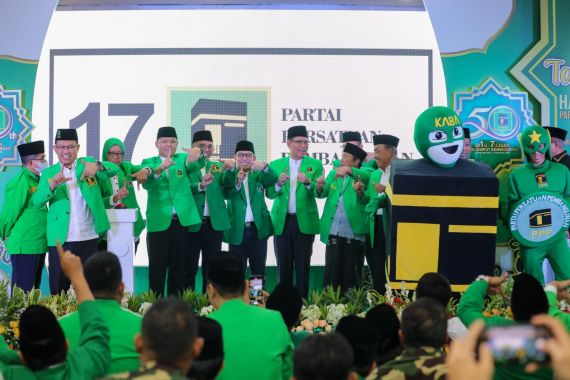 Tancap Gas Menuju Pemilu, DPP PPP Serahkan SK Kepengurusan DPW DKI Jakarta - JPNN.COM