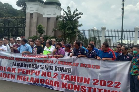 Sejumlah Pimpinan Serikat Pekerja Tolak Perppu 2/2022 tentang Ciptaker - JPNN.COM