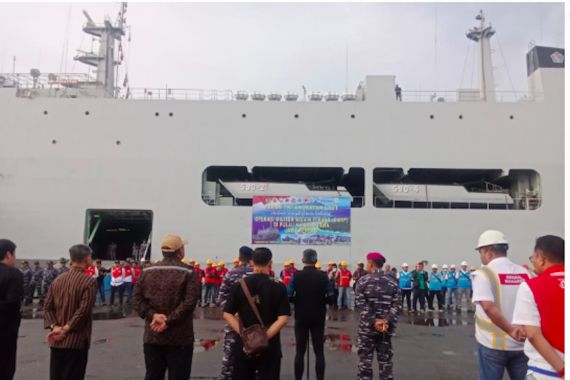 TNI AL Kerahkan Kapal Perang ke Karimunjawa, Ada Apa? - JPNN.COM