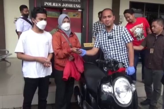 Polisi Tembak Begal Motor di Jombang, Satu Pelaku Masih Diburu - JPNN.COM