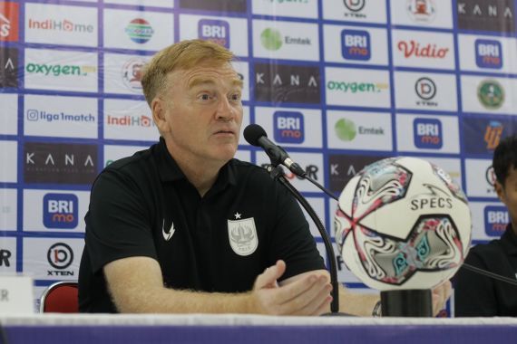 PSIS Semarang Pertahankan Coach Ian Andrew Gillan - JPNN.COM