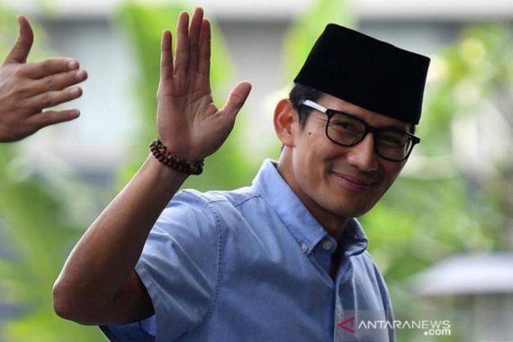 Megawati Umumkan Mahfud MD Cawapres Pendamping Ganjar, Sandiaga Berkomentar - JPNN.COM