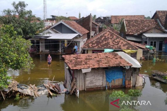 Jumlah Pengungsi Akibat Banjir di Kudus Terus Bertambah - JPNN.COM