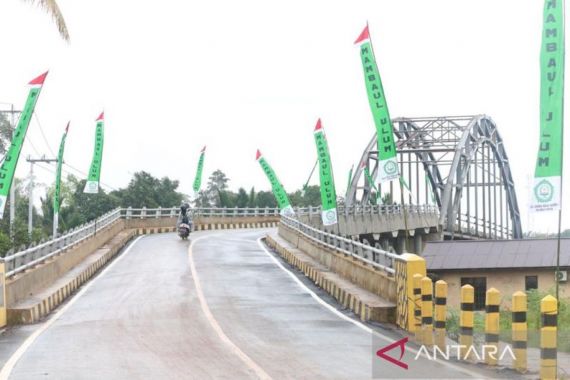 Sutarmidji Meresmikan Jembatan Korek-Pasak, Masyarakat 6 Desa Ini tidak Terisolasi Lagi - JPNN.COM