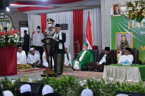 Wapres Ma'ruf Amin Berkata Begini soal Pengibaran Bendera Partai Ummat di Masjid - JPNN.COM