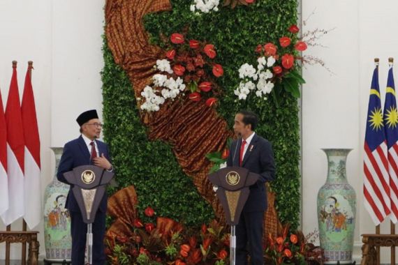 Dubes Hermono Kaget Anwar Ibrahim Begitu Berani di Depan Jokowi - JPNN.COM