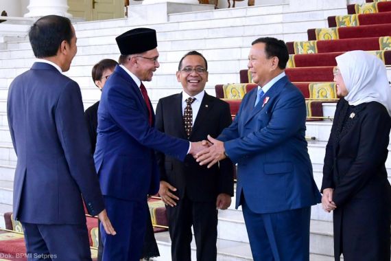 Pamer Foto Bareng Anwar Ibrahim, Prabowo Didoakan Jadi Presiden - JPNN.COM