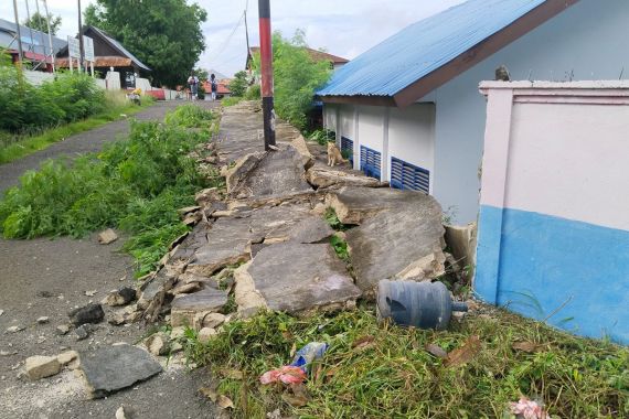 Gempa Maluku Barat Daya M7,5 Menimbulkan Kerusakan di Tanimbar Selatan - JPNN.COM