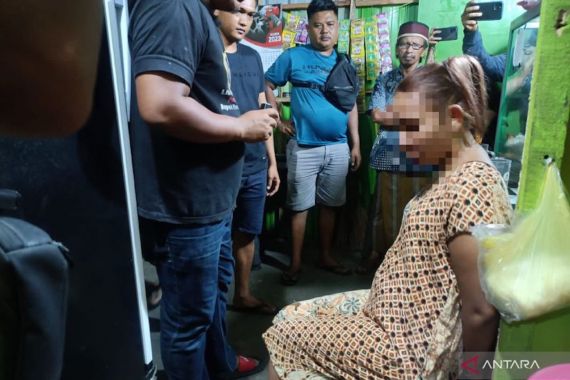 Mbak H Digerebek Saat Layani Pelanggan di Warung Miliknya - JPNN.COM