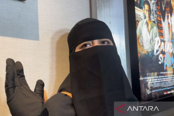 Nathalie Holscher Lepas Hijab, Umi Pipik Beri Tanggapan Bijak - JPNN.COM