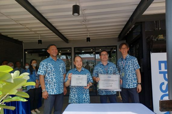 Kunjungi Pabrik di Indonesia, Yasunori Ogawa: Epson Group Bisa Belajar dari... - JPNN.COM