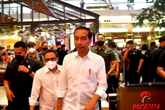 Mendadak, Jokowi Datangi Mal Jakarta Ini Malam-malam, Ada Apa? - JPNN.COM