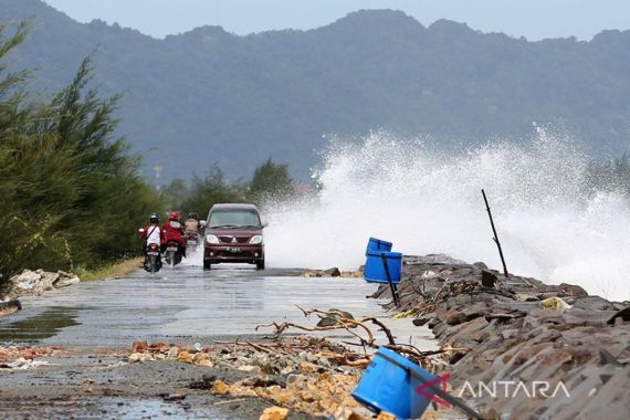 Cuaca Riau 31 Januari 2023, Waspada Gelombang Setinggi 4 Meter - JPNN.COM