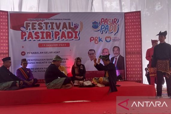 Moeldoko Dianugerahi Gelar Adat Datuk Sri Radendo Panglima Benteng Negeri - JPNN.COM