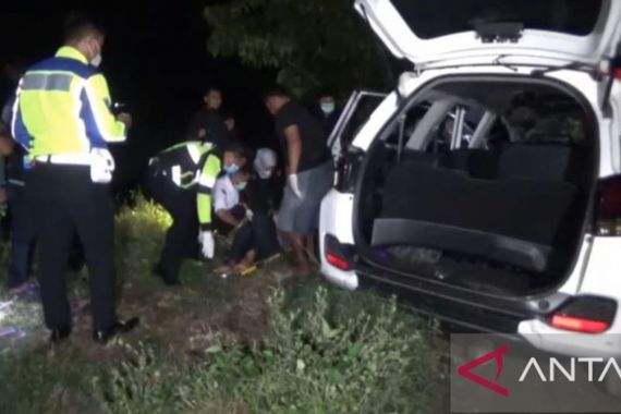 Korban Tewas dalam Kecelakaan Maut Mobil vs Truk di Ngawi Jadi Enam Orang - JPNN.COM