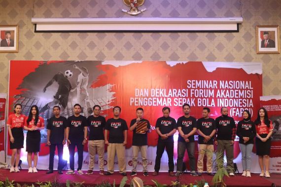 Akademisi Berkomitmen Siap Mengawal Revolusi Sepak Bola Indonesia - JPNN.COM