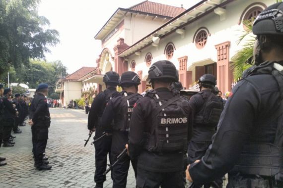 Sidang Tragedi Kanjuruhan, Aremania Datang ke Surabaya? Polri Siapkan 400 Personel - JPNN.COM