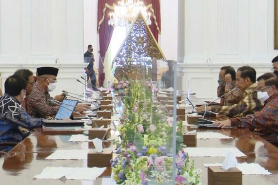 Jokowi Bakal Terbitkan Aturan Baru untuk Selesaikan Pelanggaran HAM Berat - JPNN.COM