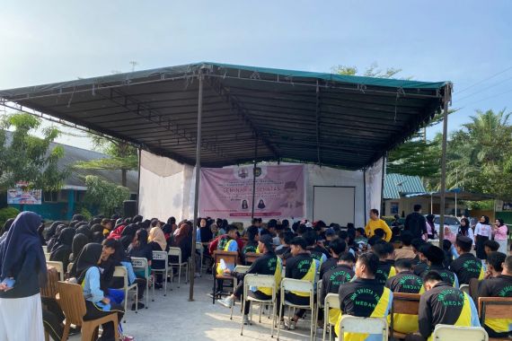 Srikandi Ganjar Gelar Seminar Kesehatan di SMKS YWKA Medan - JPNN.COM