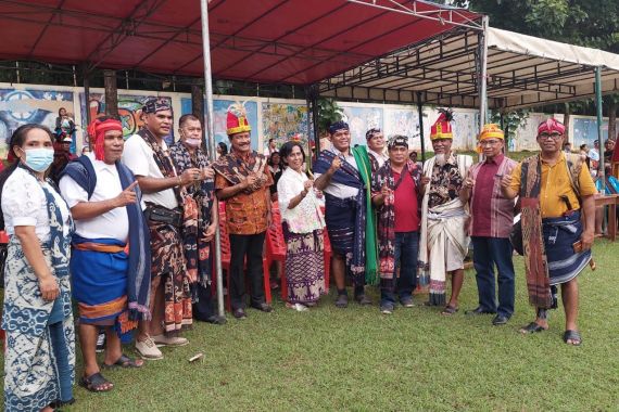 Gelar Natal Bersama dan Pergelaran Budaya, Warga IKBS Diajak Jadi Lokomotif Peradaban - JPNN.COM