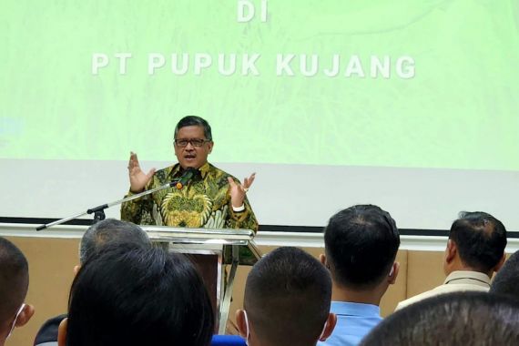 Hasto Mendampingi Mahasiswa Unhan ke PT Pupuk Kujang, Bangun Imajinasi Masa Depan Indonesia Berteknologi - JPNN.COM