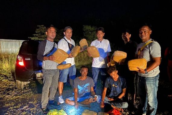 Pengedar Narkoba di Padang Ditangkap Polisi, Sebegini Barang Buktinya - JPNN.COM