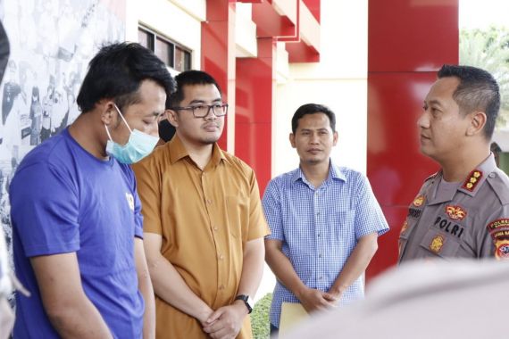 EP Curi Uang Ratusan Juta Rupiah dari Brankas Kantor, Lalu Dipakai Main Judi Online - JPNN.COM