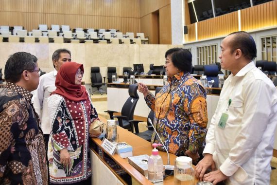 Raker dengan Komisi IV DPR, Menteri Siti Paparkan Capaian Kinerja Positif KLHK 2022 - JPNN.COM