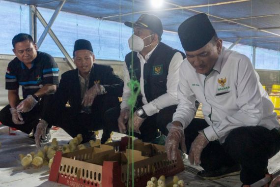 Balai Ternak BAZNAS Wujudkan Kemandirian Masyarakat Miskin Pedesaan - JPNN.COM