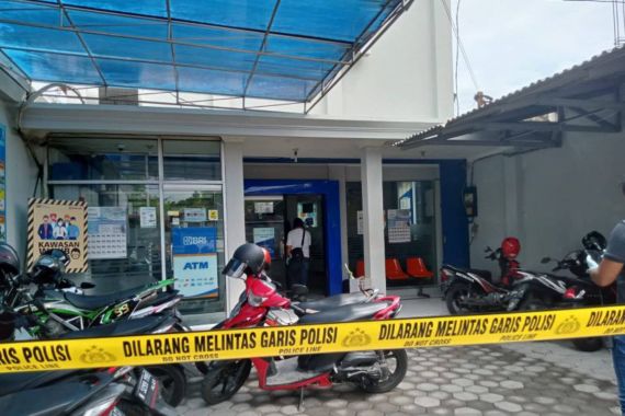 Perampok Mengacak-acak Bank BRI, Bawa Kabur Rp 240 Juta - JPNN.COM