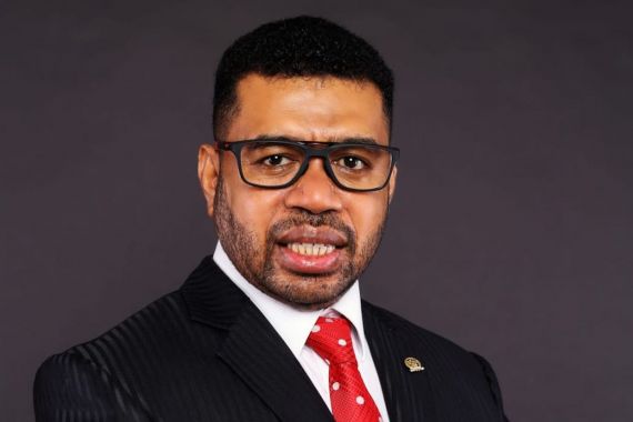 Senator Papua Barat Tolak Gagasan Ketua DPD RI Kembali ke UUD 1945 yang Asli - JPNN.COM