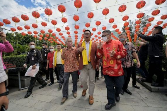 Pantau Perayaan Imlek, Ridwan Kamil: Masyarakat Tionghoa Makin Rajin - JPNN.COM