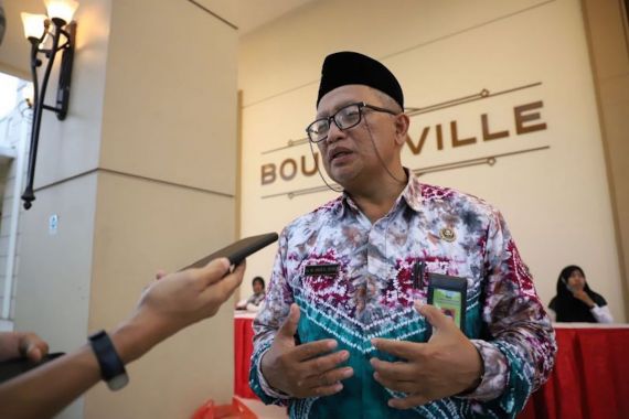 Dana Bantuan bagi Tenaga Pendidik Keagamaan di Surabaya Naik, Terima Kasih Pak Wali Kota - JPNN.COM