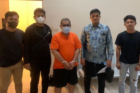 Mantan Kepala Cabang Bank Riau Kepri Ini Ditangkap Polisi terkait Korupsi - JPNN.COM
