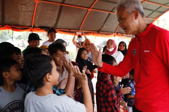 Tekan Angka Stunting, Ganjar Launching Program Kancing Merah - JPNN.COM