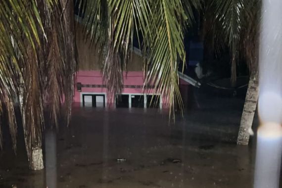 Hingga Malam Ini Masih Terjadi Banjir dan Longsor di Padang Pariman, Tuh Lihat - JPNN.COM