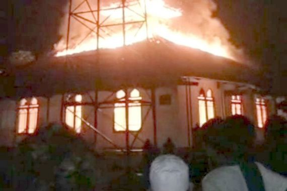 Masjid Dibakar di Garut, Polisi Ungkap Latar Belakang dan Motif Pelaku, Ternyata - JPNN.COM