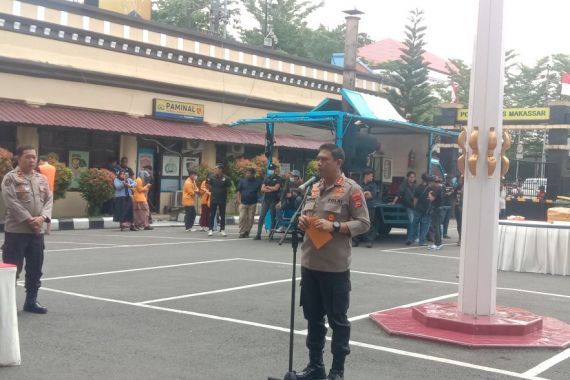 Polrestabes Makassar Memusnahkan 43 Kg Sabu-sabu, Kombes Budhi: Tidak ada Barang Bukti yang Hilang - JPNN.COM