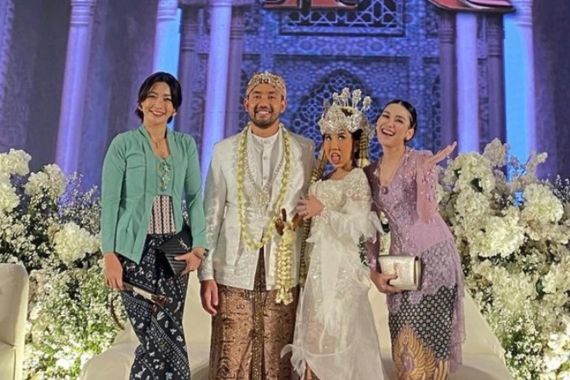 Hadir di Pernikahan Kiky Saputri, Ayu Ting Ting Berdoa Begini - JPNN.COM