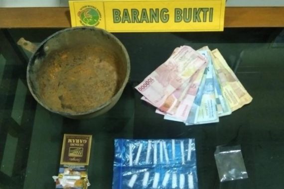 3 Orang Pengedar Sabu-Sabu di Pasaman Barat Ditangkap, Barang Buktinya Tak Disangka - JPNN.COM