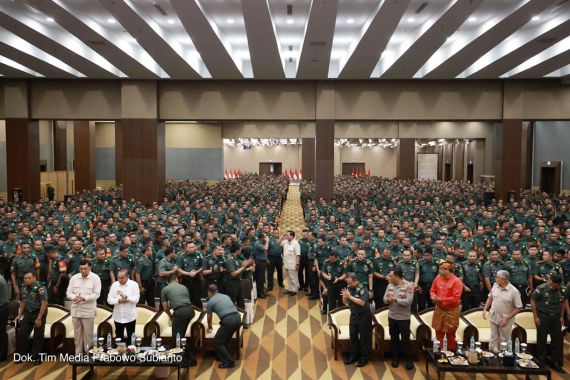 Menhan Prabowo kepada Babinsa di Medan: Terima Kasih atas Dedikasimu - JPNN.COM