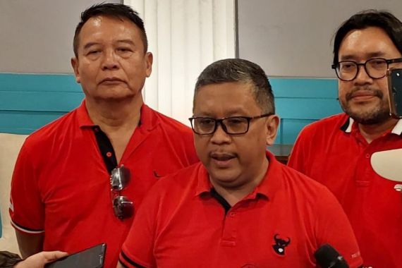 Surya Paloh Kasih Kode kepada Megawati, Hasto Malah Singgung Capres Pandai Bersolek - JPNN.COM