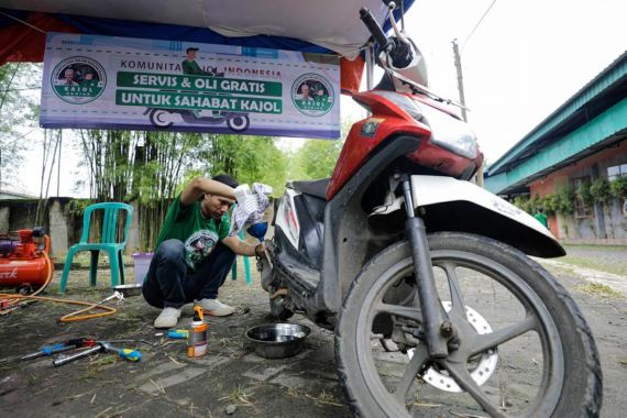 Kajol Dukung Ganjar Beri Layanan Servis Motor Gratis Untuk Driver Ojol di Serang - JPNN.COM