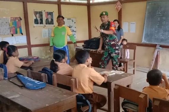 TNI Beri Materi tentang Ideologi Negara kepada Pelajar di Perbatasan Indonesia-Malaysia - JPNN.COM
