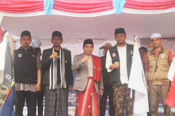 Sekjen JATMAN Kukuhkan 100 Sukarelawan Rempug Cianjur Bangkit - JPNN.COM