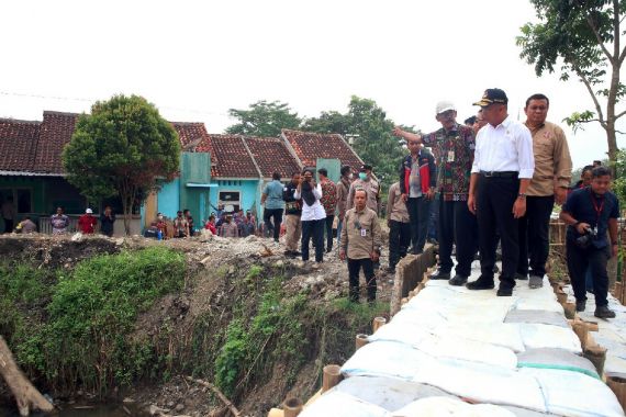 Instruksi Menko PMK kepada Lurah Meteseh, Tukar Guling Tanah Warga  - JPNN.COM