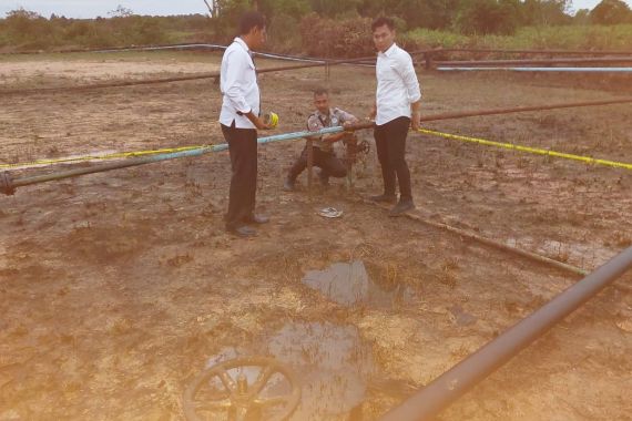 Sumur Minyak di Kabupaten Siak Meledak, 1 Pekerja Tewas, 4 Terluka - JPNN.COM
