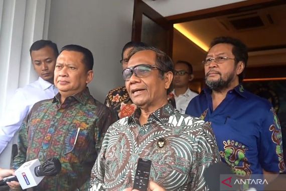 Ungkap Sikap Jokowi soal Pemilu 2024, Mahfud MD Menjamin - JPNN.COM